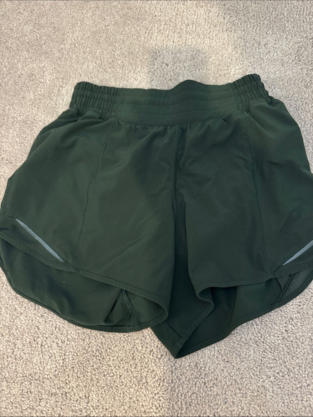 Lululemon hotty hot Dark Green Athletic Running Shorts 2.5 inches